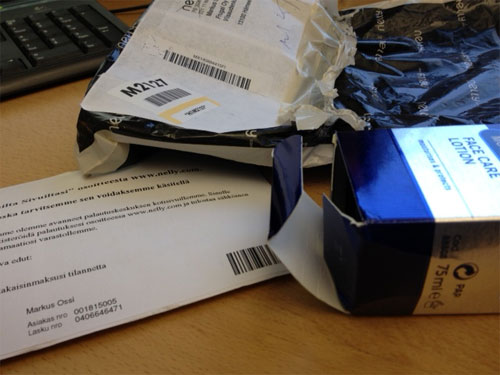 Nelly.com tilauksen pakkaus