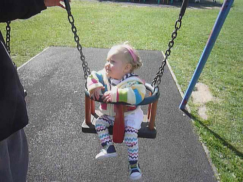 Minkä arvoista on nähdä oman lapsensa kasvavan? (Kuva: Ambernectar13)