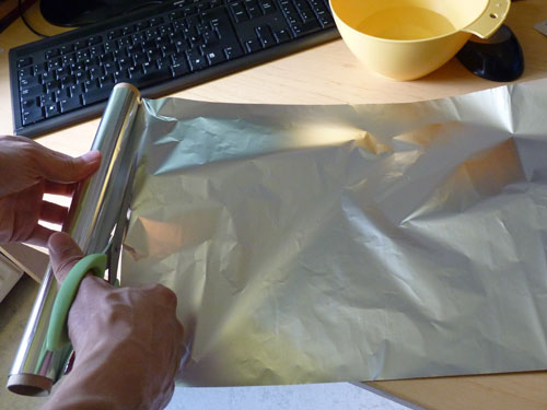 Vaihe 6: Leikkaa sopiva pätkä alumiinifoliota