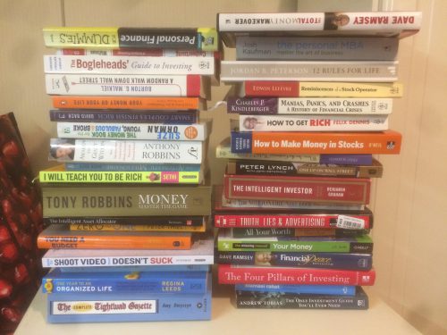 Käsikirjastoni kesällä 2019