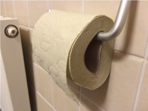 Tallattu rulla telineessä